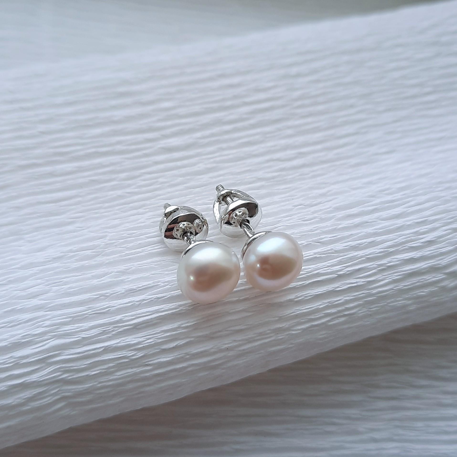 Серебряные серьги пусеты с жемчугом Маргарита