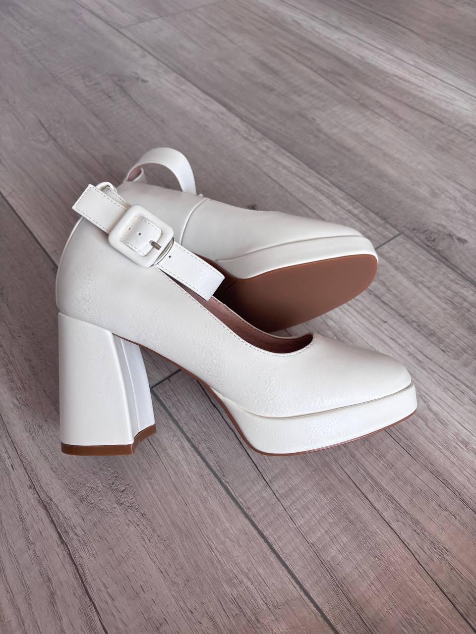Туфлі жіночі Loretta на каблуку р. 40 26 см Білий (10093-40) - фото 11 Туфлі жіночі Loretta на каблуку р. 40 26 см Білий (10093-40) - фото 11