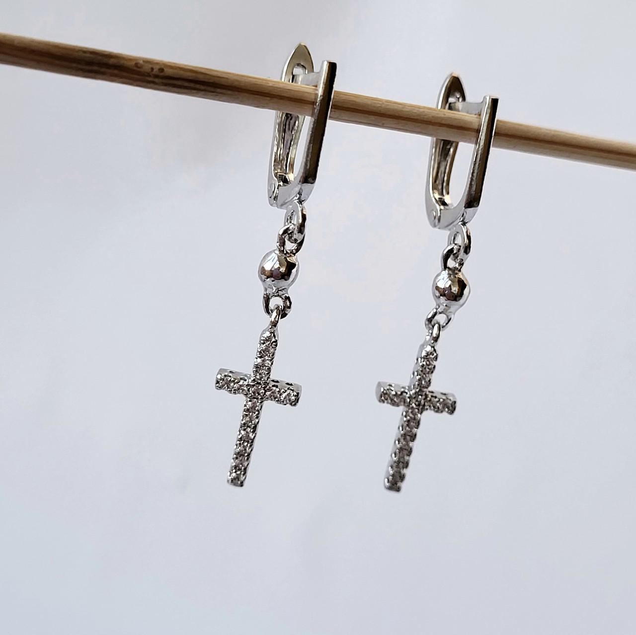 Серьги Кресты с белыми камнями серебро 925 пробы 3 г (5150р)