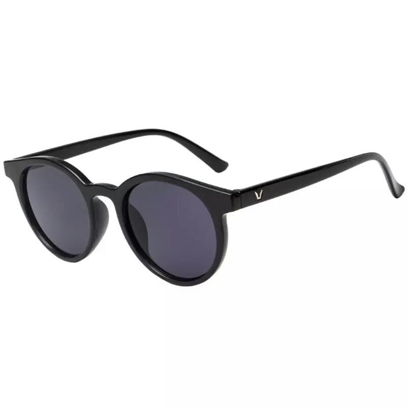 Солнцезащитные очки стильные в цветной оправе Черный