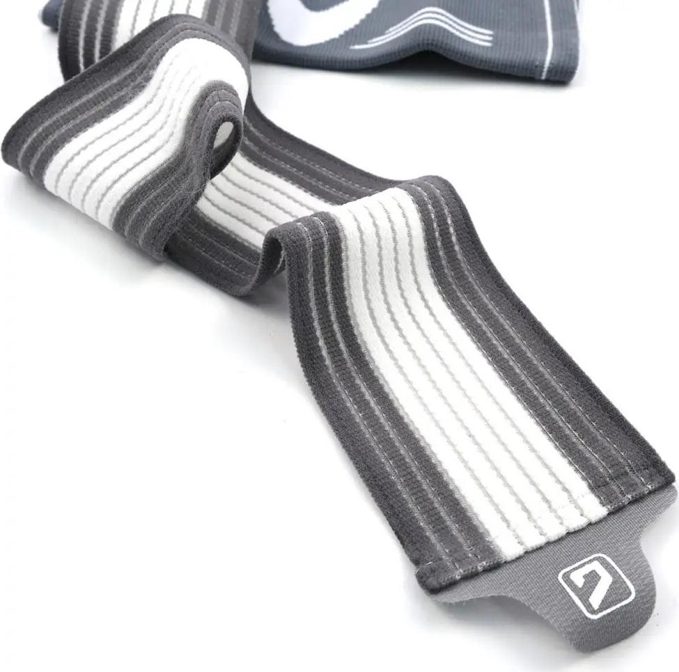 Фиксатор колена LiveUp KNEE SUPPORT S Серо-белый (LS5676-S) - фото 4 Фиксатор колена LiveUp KNEE SUPPORT S Серо-белый (LS5676-S) - фото 4