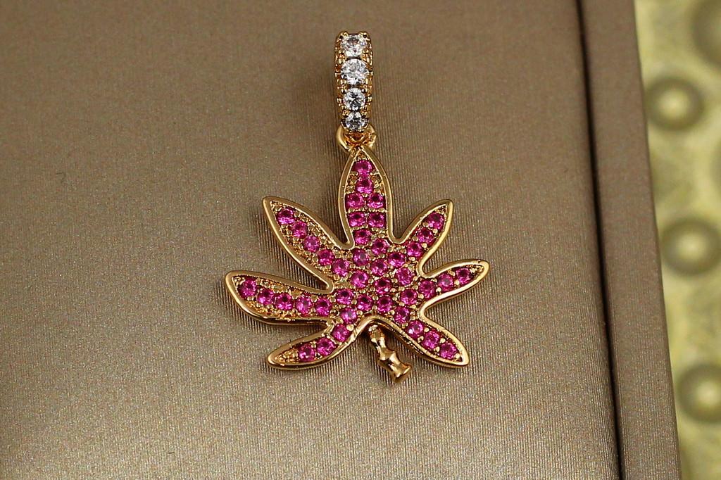 Кулон Xuping Jewelry Каннабис с красными камнями 1,8 см Золотистый Кулон Xuping Jewelry Каннабис с красными камнями 1,8 см Золотистый