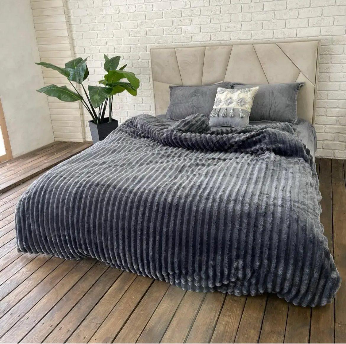 Плед – покрывало велюровое Шарпей широкая полоска размер 200x220 см.