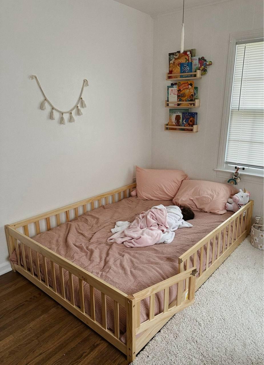 Кровать из натурального дерева 195х158 см Сосна (DL05) Кровать из натурального дерева 195х158 см Сосна (DL05)