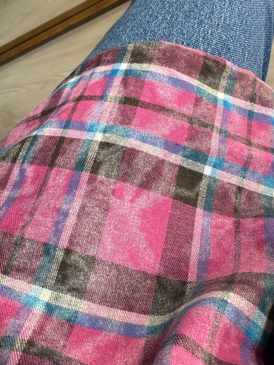 Сорочка жіноча YZY 7765 в клітинку оверсайз широка варена OS Малиновий (4922) - фото 8 Сорочка жіноча YZY 7765 в клітинку оверсайз широка варена OS Малиновий (4922) - фото 8