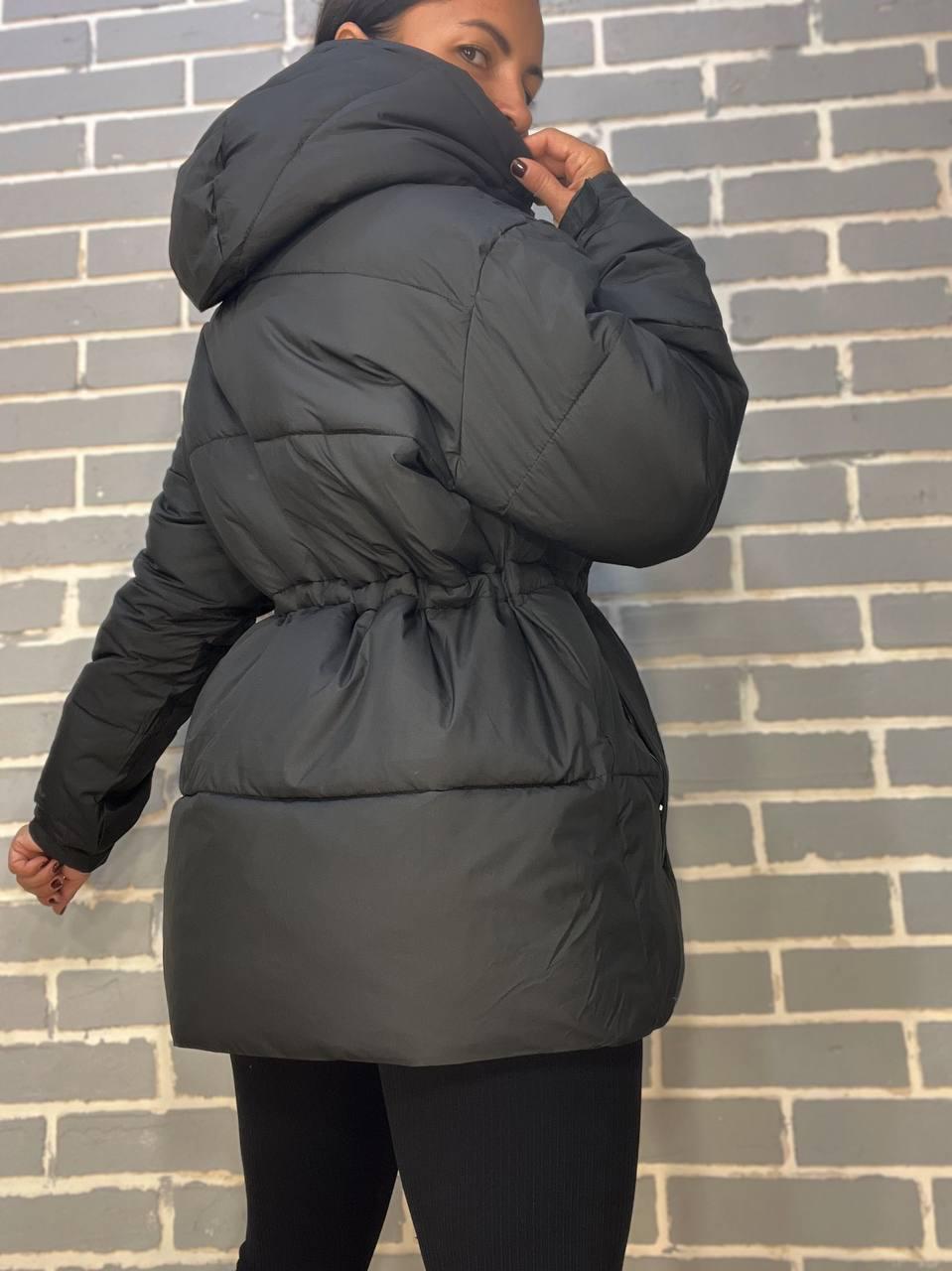 Куртка жіноча LADY YEP 9020 подовжена шнурок затяжка на талії напис на груді р. 44 Чорний (2803) - фото 3 Куртка жіноча LADY YEP 9020 подовжена шнурок затяжка на талії напис на груді р. 44 Чорний (2803) - фото 3