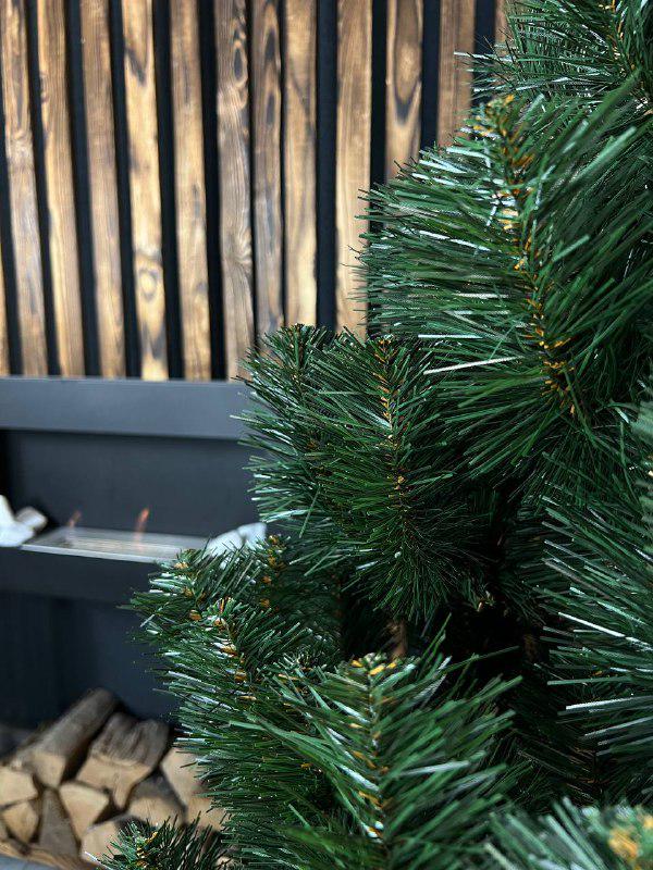 Штучна ялинка Монтана з пластиковою підставкою 2,1 м Зелений (YNK081360) - фото 3 Штучна ялинка Монтана з пластиковою підставкою 2,1 м Зелений (YNK081360) - фото 3