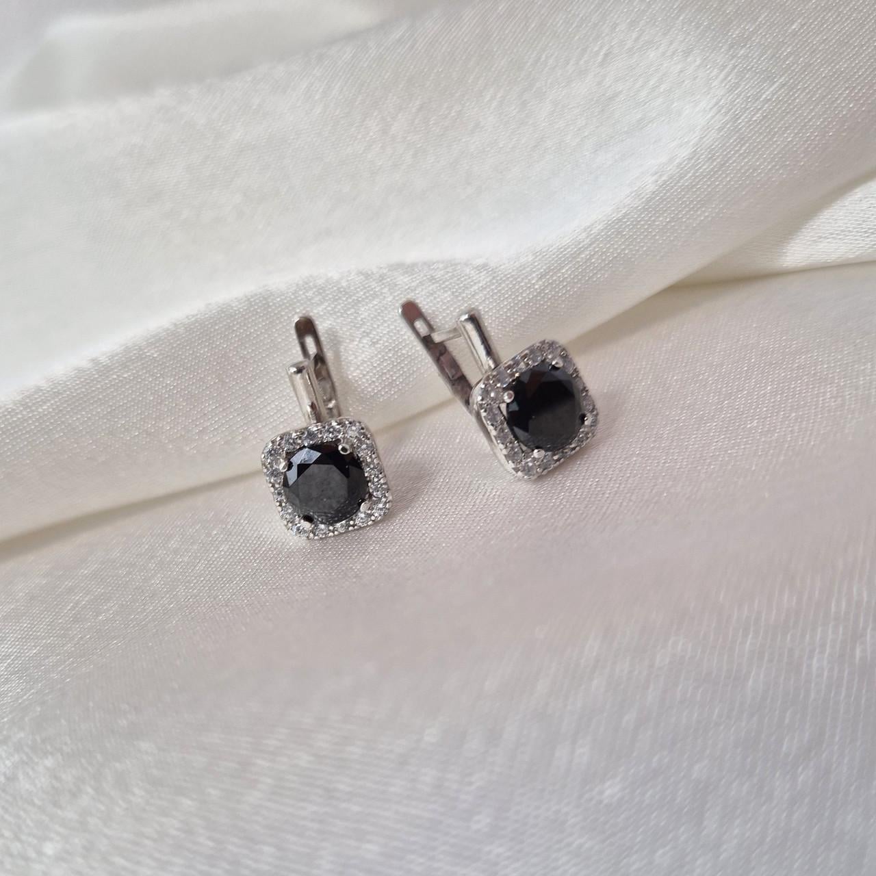 Серьги с черными камнями серебро 925 пробы родированное 3,92 г (82088ч)