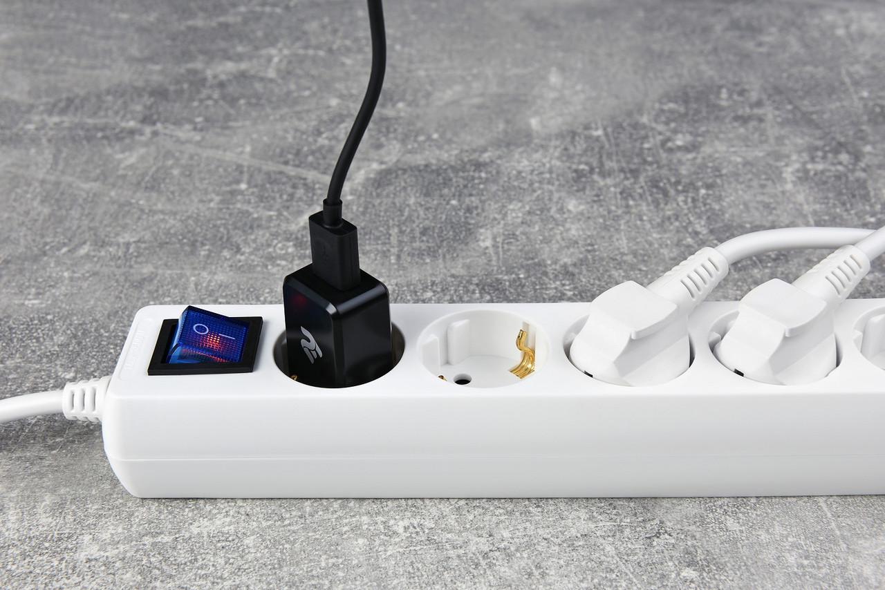 Фильтр с заземлением 2E U03ESM3 на 5 розеток 3 м Белый (iz15688) - фото 6 Фильтр с заземлением 2E U03ESM3 на 5 розеток 3 м Белый (iz15688) - фото 6