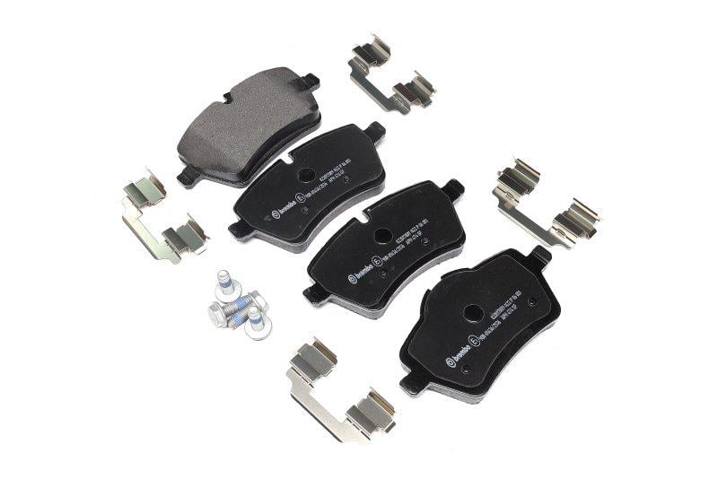 Тормозные колодки дисковые BREMBO для MINI Cooper 01-CLUB MAN 07-передние (P 06 051)