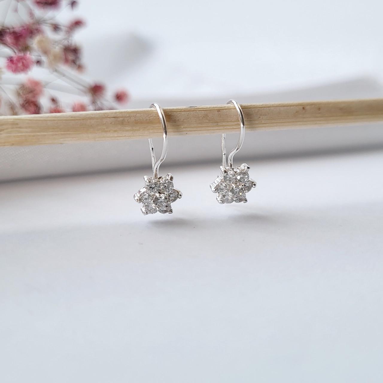 Серьги серебряные Цветок детские на петле с белыми камнями 925 пробы 1,73 г (2137)
