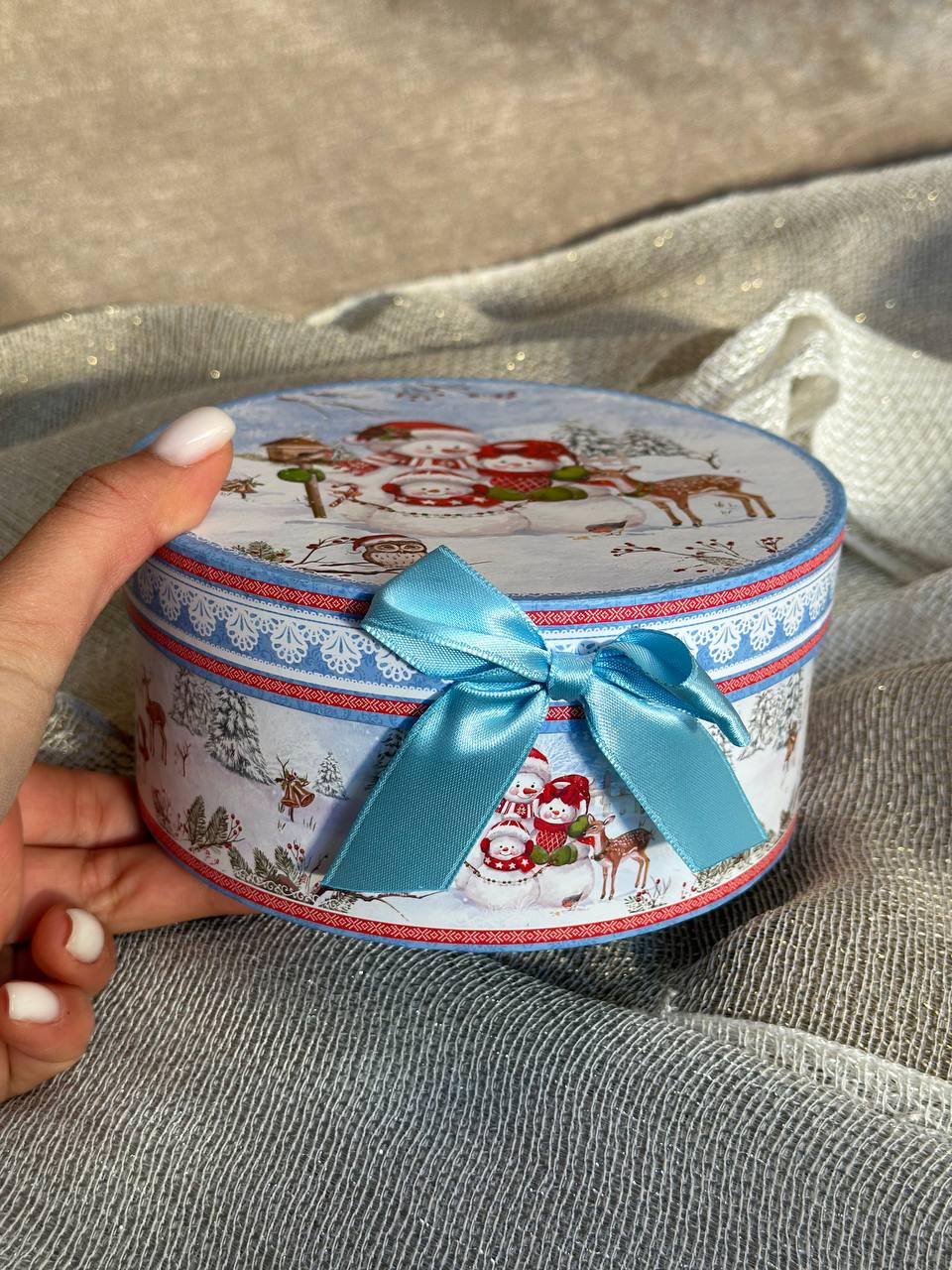 Чашка новогодняя Winter story фарфоровая с блюдцем в подарочной упаковке 120 мл 13 см (R33364) - фото 4 Чашка новогодняя Winter story фарфоровая с блюдцем в подарочной упаковке 120 мл 13 см (R33364) - фото 4