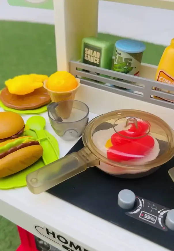 Дитяча кухня Limo Toy 918 А-В з водою/парою/світлом/звуком 65 предметів Червоний (2656489042) - фото 8 Дитяча кухня Limo Toy 918 А-В з водою/парою/світлом/звуком 65 предметів Червоний (2656489042) - фото 8