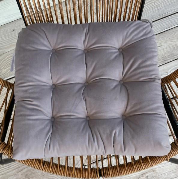 Подушка на стул Decorator Velour 40х40х5 см Сиренево-серый (84-104) - фото 1 Подушка на стул Decorator Velour 40х40х5 см Сиренево-серый (84-104) - фото 1