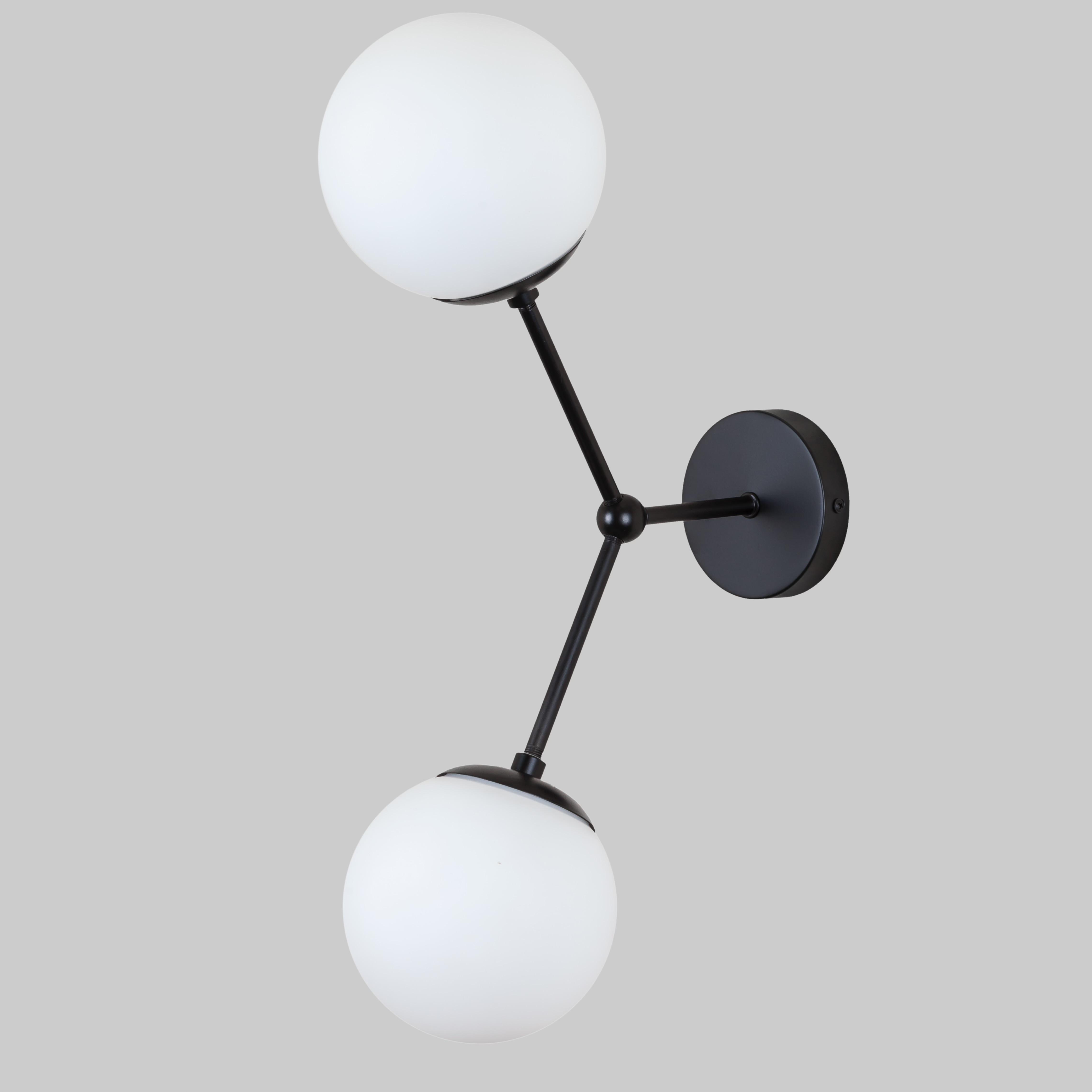 Настенный светильник с двумя 52-w9811-2 Black/White (52-w9811-2 BK+WH)