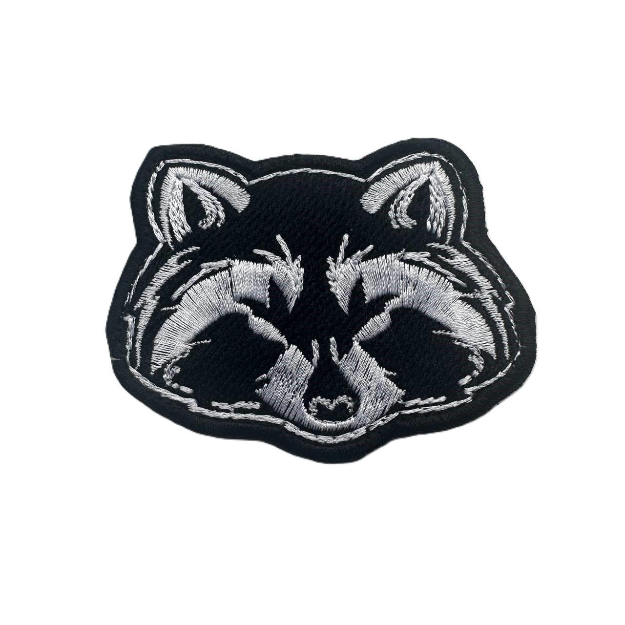 Шеврон Енот Черно-белый (077)