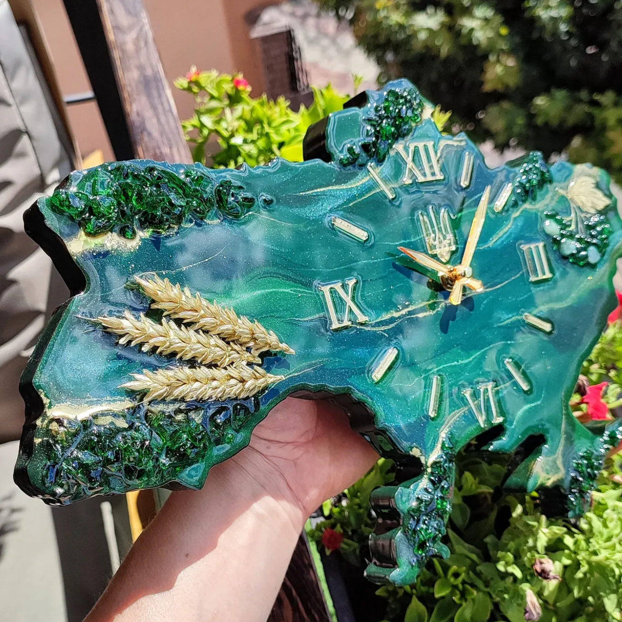 Часы настенные из эпоксидной смолы Карта Украины 70х45 см