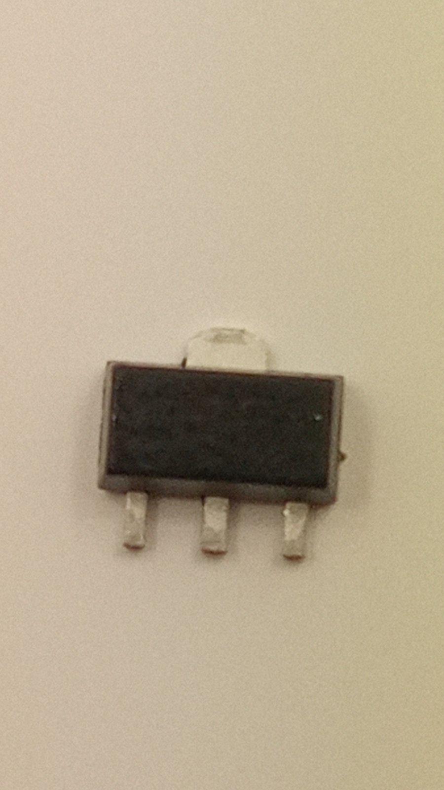 Транзистор 2SC3357 npn 20V 100mA 1GHz sot-89 (11944)