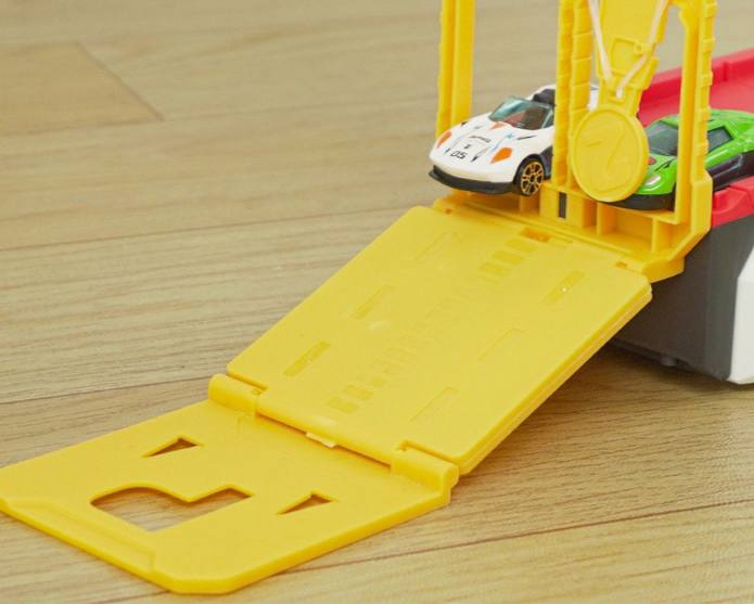 Дитячий ігровий трек Fun Game E7015A автомагістраль з 2 машинками 1,5 м (2204846235) - фото 10 Дитячий ігровий трек Fun Game E7015A автомагістраль з 2 машинками 1,5 м (2204846235) - фото 10