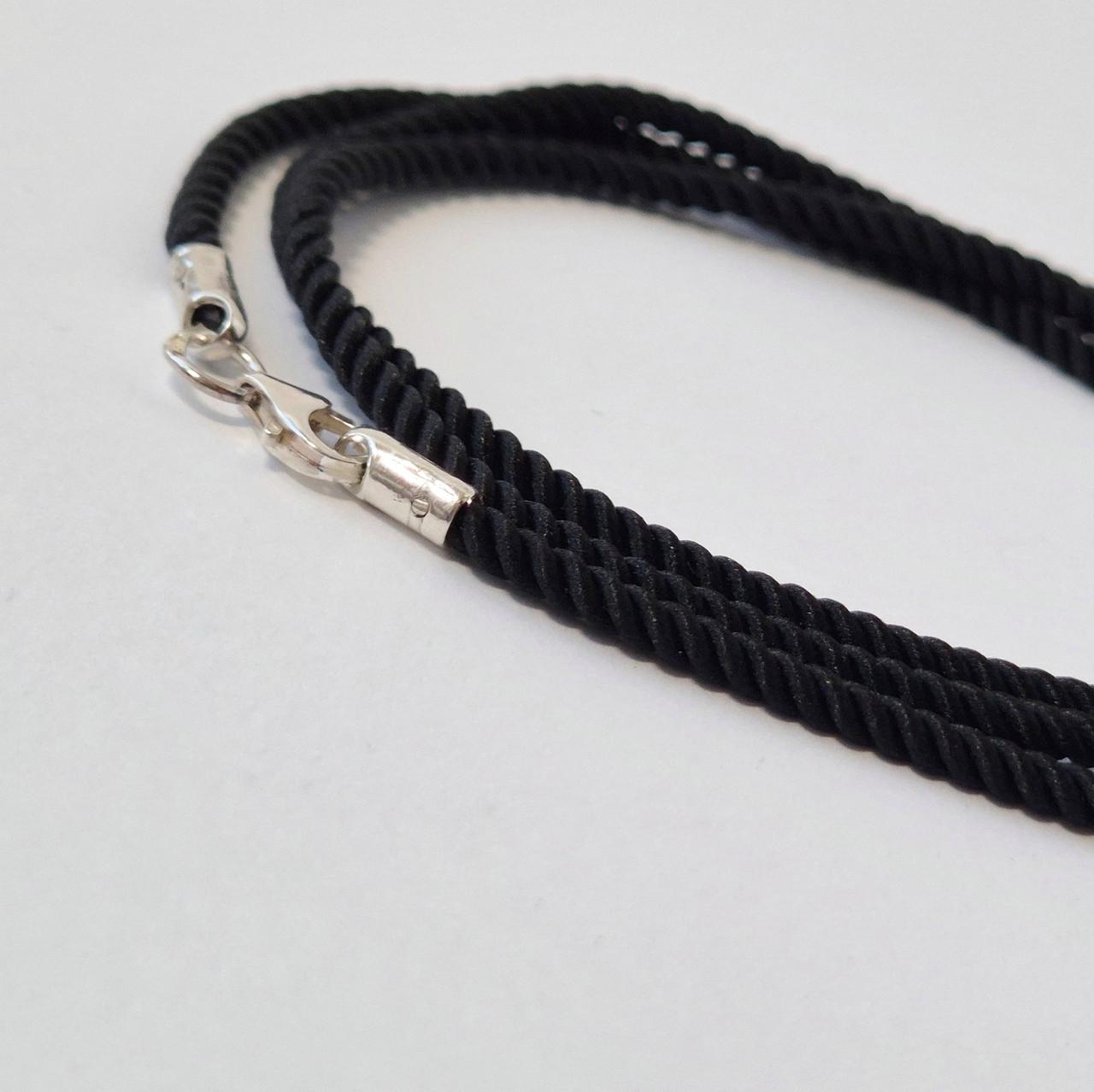 Шнурок на шию Мілан шовковий срібло 925 проби 1,04 г 2,5 мм 65 см Чорний (6010/2,5шн) - фото 6 Шнурок на шию Мілан шовковий срібло 925 проби 1,04 г 2,5 мм 65 см Чорний (6010/2,5шн) - фото 6