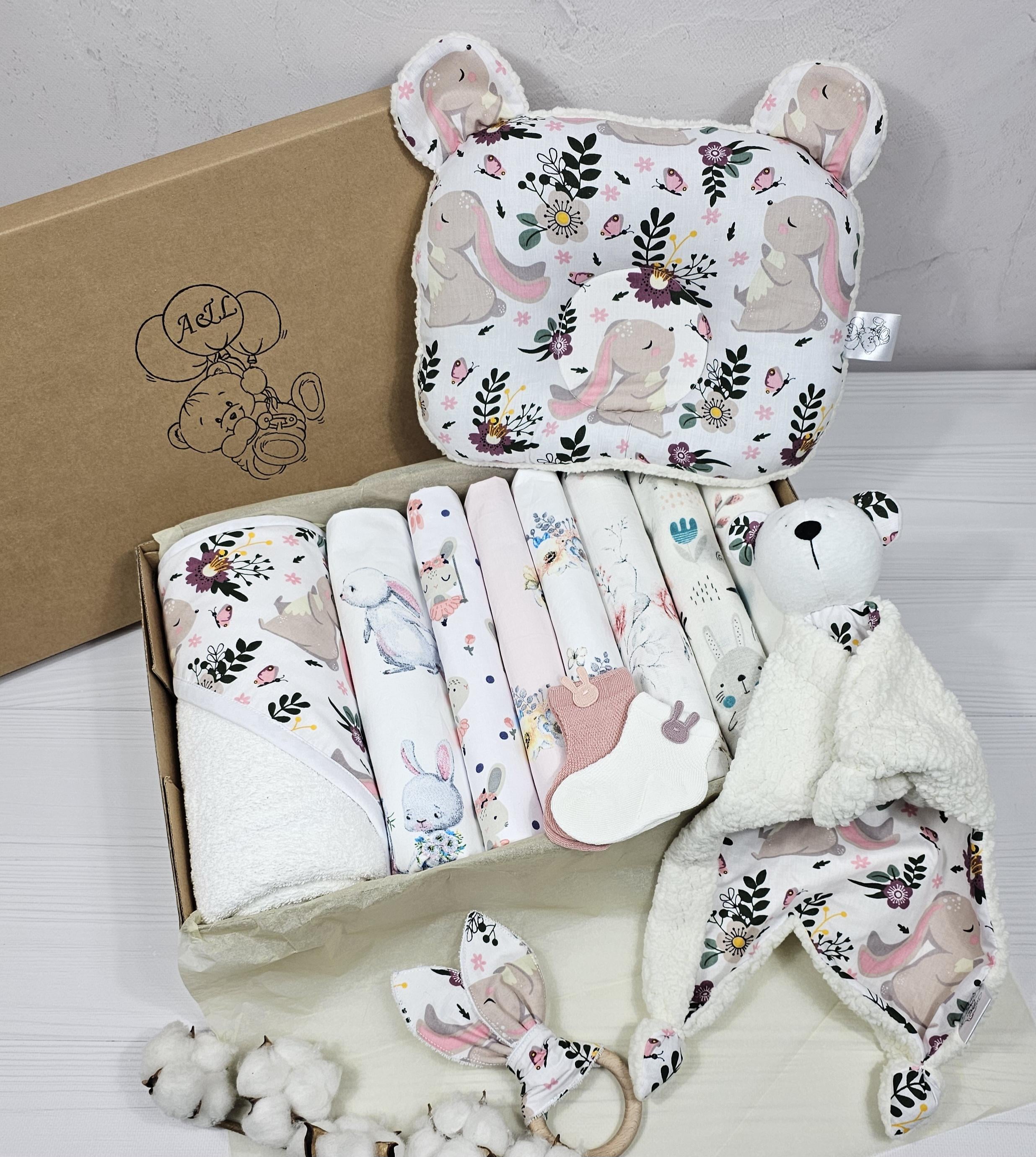 Подарочный набор a.l.babybox Зайчики на лужайке 13 ед. Молочный (23742054)