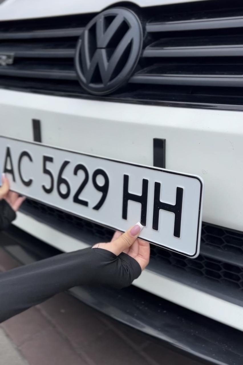 Крепления безрамочные Bezramkavto слайды для 1 номерного знака аналоги магнитных Белые - фото 3