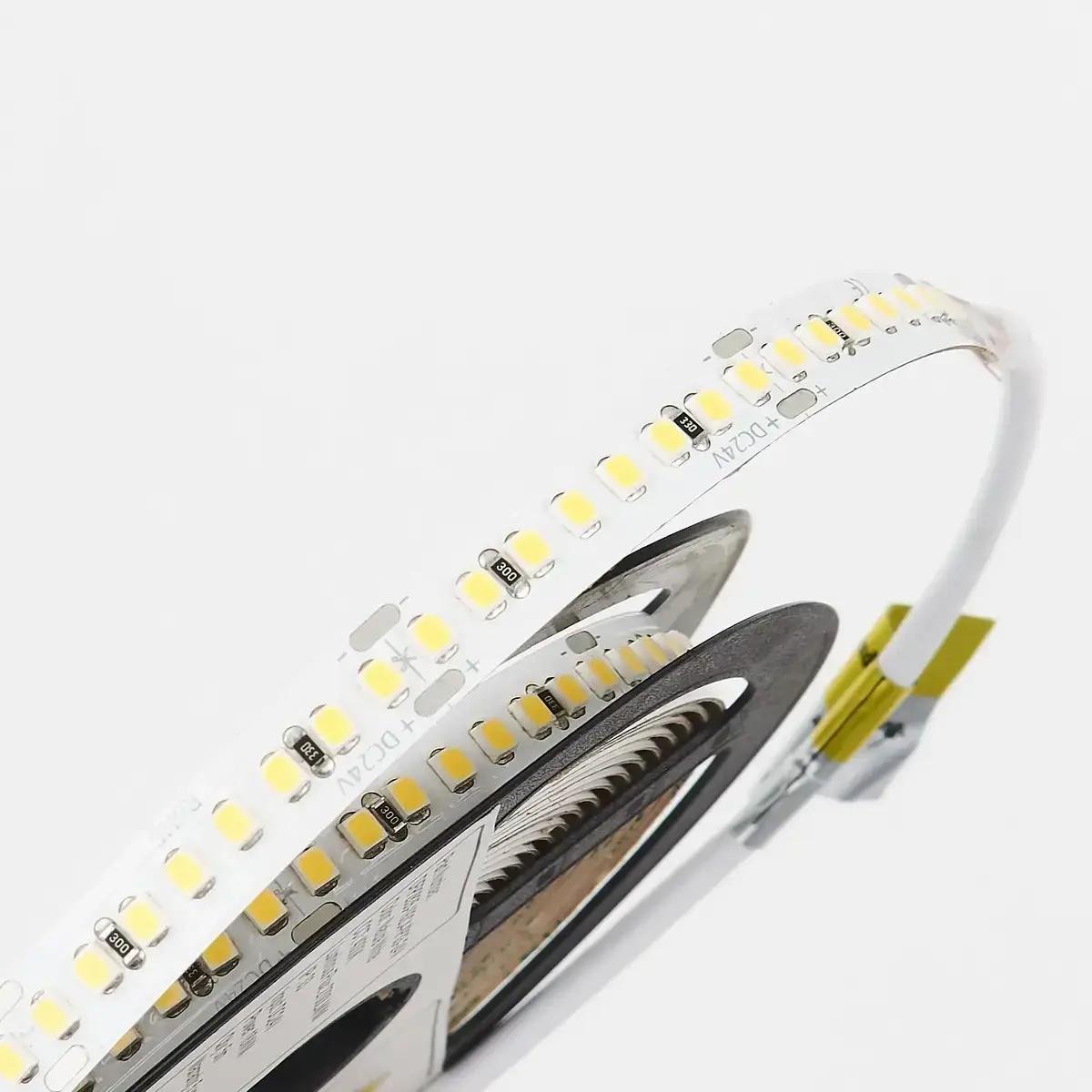 Світлодіодна стрічка LEDest-Leader 18 Вт 4000K 192 шт./м IP33 24В 2700 Лм SMD2835 (239452) - фото 2 Світлодіодна стрічка LEDest-Leader 18 Вт 4000K 192 шт./м IP33 24В 2700 Лм SMD2835 (239452) - фото 2