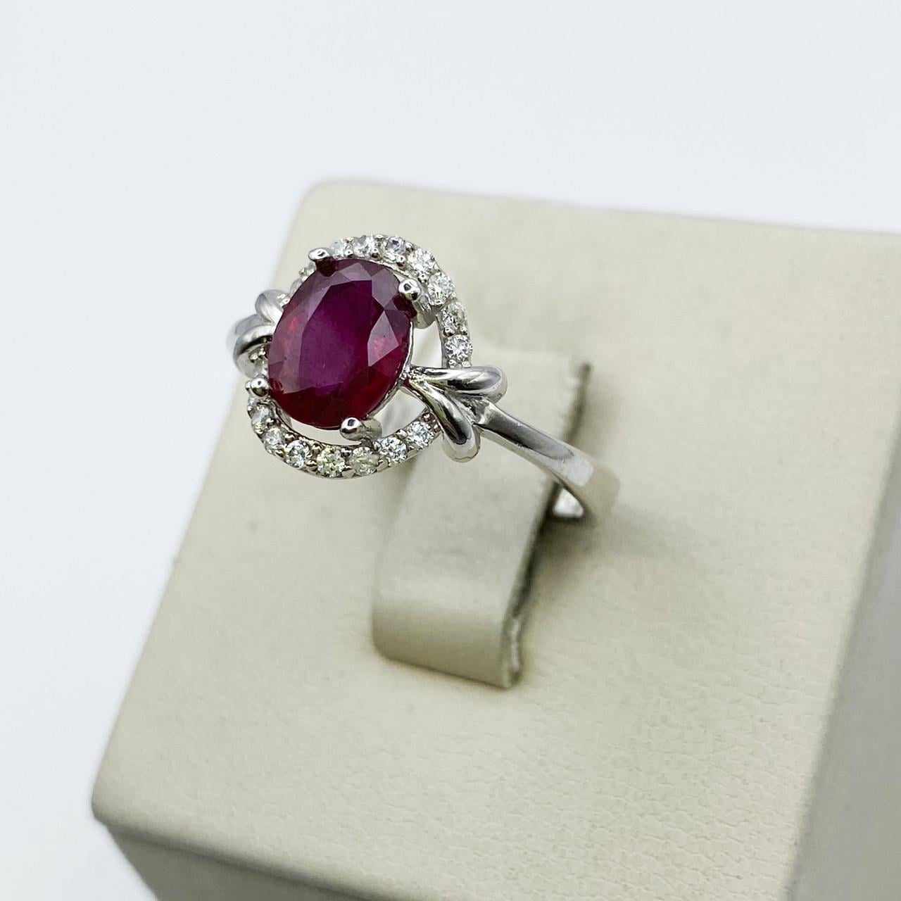 Кольцо серебряное с рубином р. 18,5 2,57 г (1958760398)