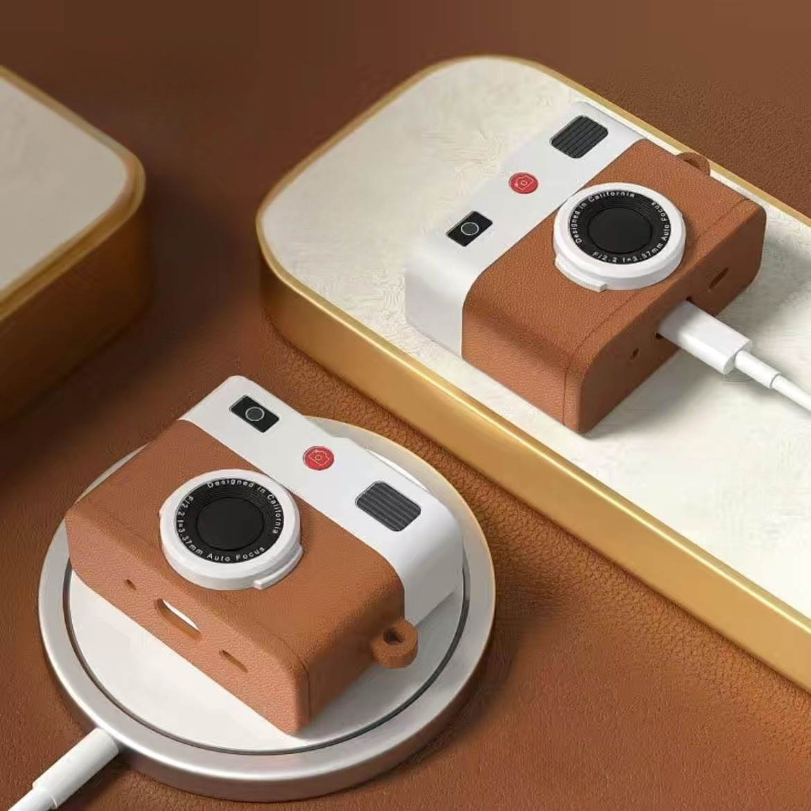 Чехол для наушников AirPods PRO 2 силиконовый с текстурой кожи с карабином Коричневый (2151473776) - фото 3 Чехол для наушников AirPods PRO 2 силиконовый с текстурой кожи с карабином Коричневый (2151473776) - фото 3