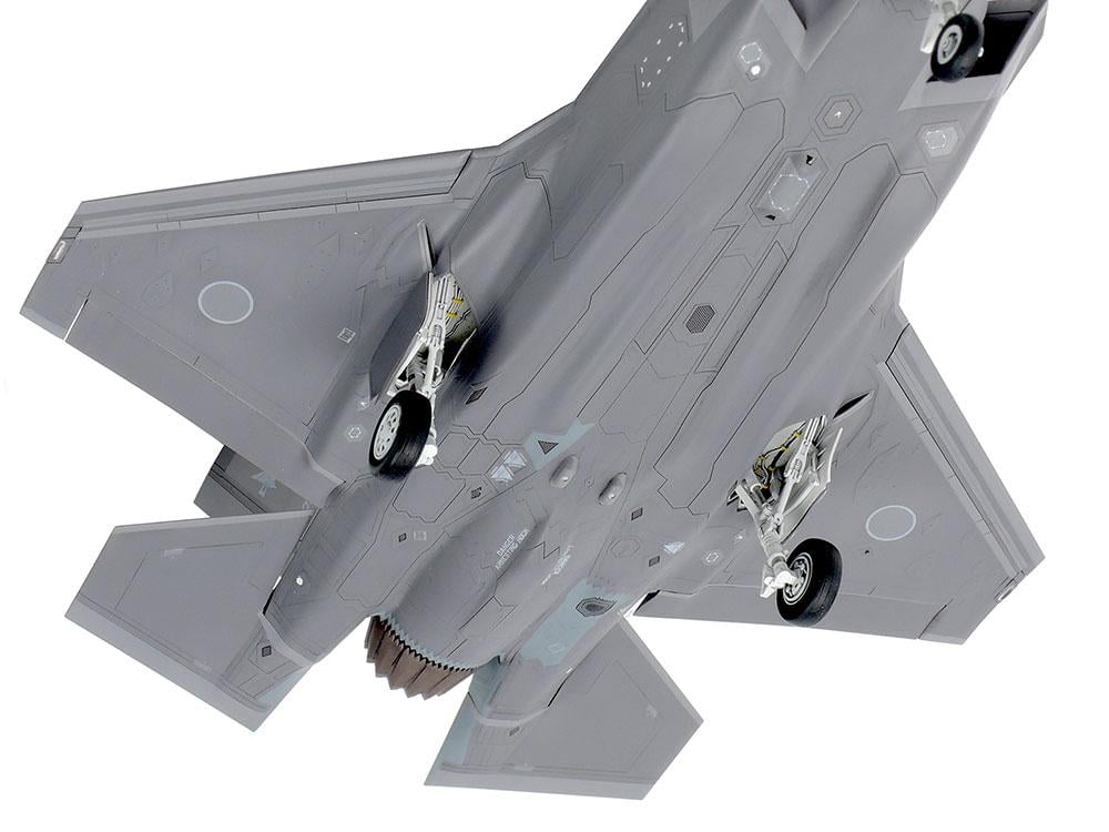 Сборная модель Tamiya самолет 1:72 F-35A Lightning II (60792-000) - фото 8