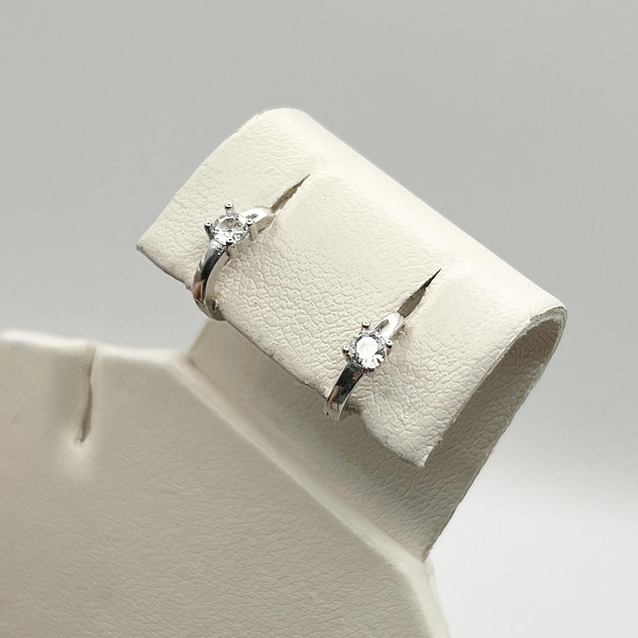 Серебряные серьги-кольца с кубическим цирконием 10 мм 0,9 г (2600017281) Серебряные серьги-кольца с кубическим цирконием 10 мм 0,9 г (2600017281)