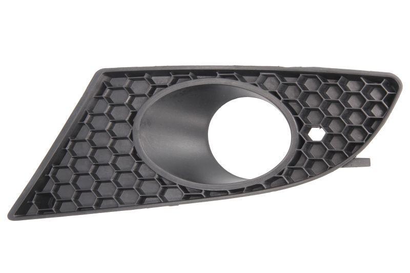 Решетка бампера AVTM Seat Leon 05-09 левая с отверстиями для противотуманок (6203 991)