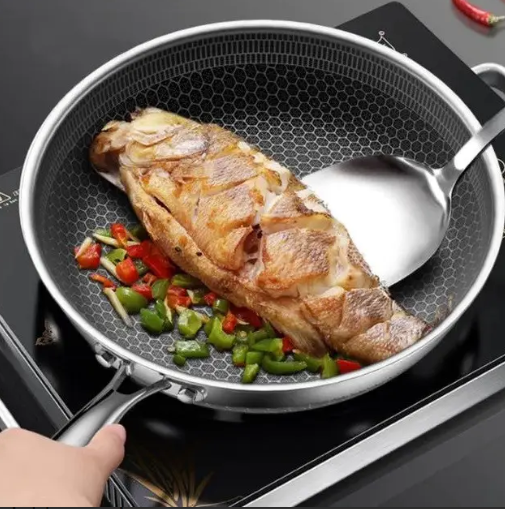 Сковорода зі скляною кришкою Bohmann Premium з нержавіючої сталі з стільниковою структурою 24 см (BP 4000-24) - фото 2 Сковорода зі скляною кришкою Bohmann Premium з нержавіючої сталі з стільниковою структурою 24 см (BP 4000-24) - фото 2