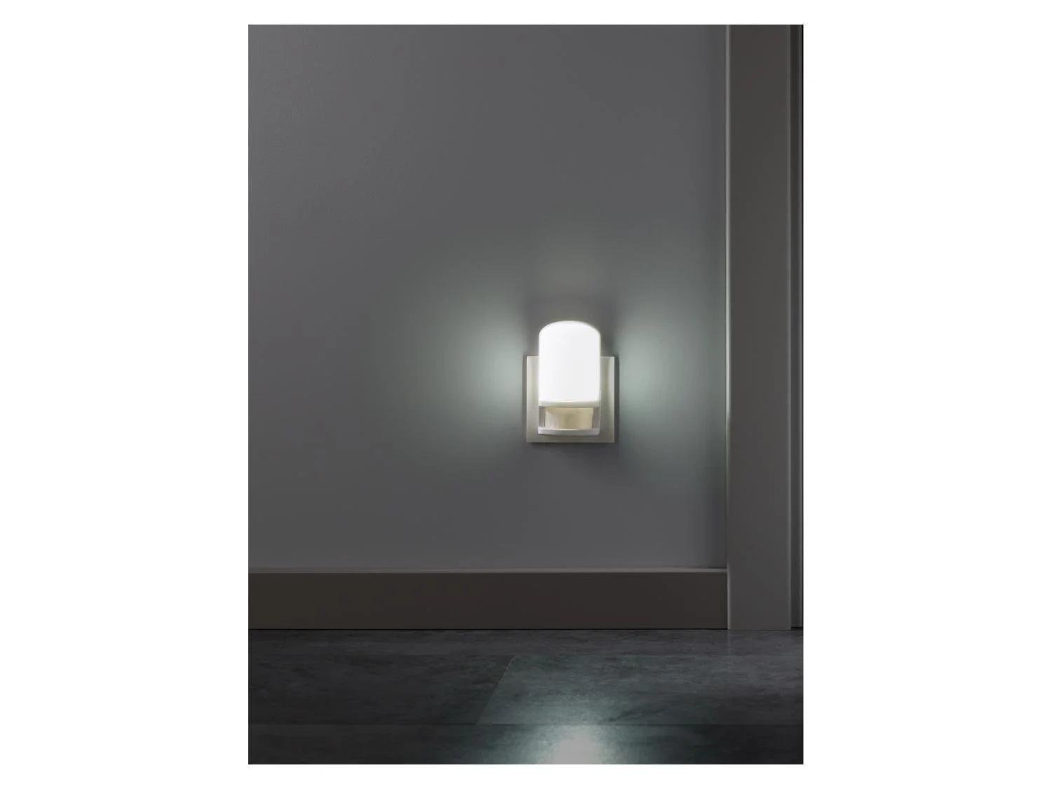 Нічник LED з датчиком руху Livarno Home нічник у розетку (P1-00276) - фото 2 Нічник LED з датчиком руху Livarno Home нічник у розетку (P1-00276) - фото 2