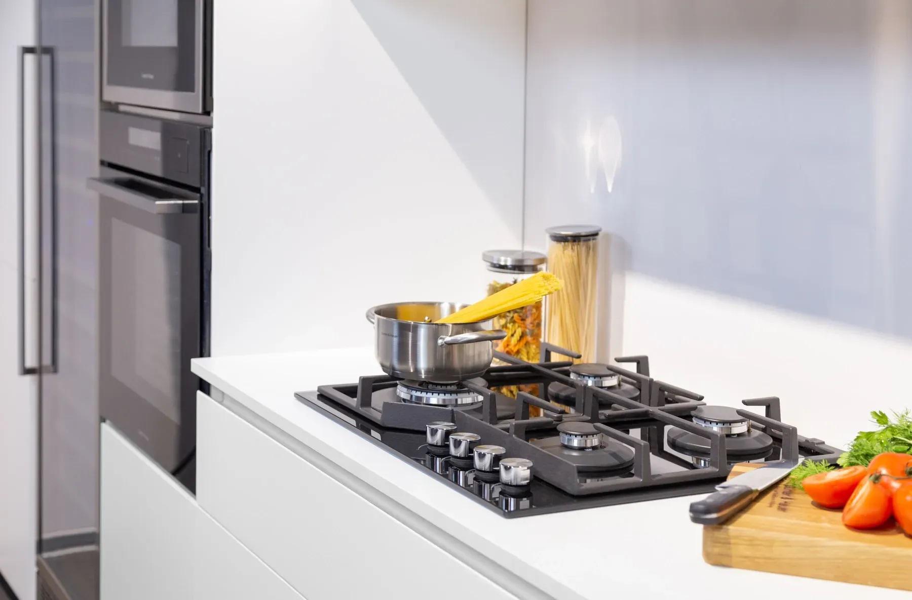 Варочная поверхность стеклянная газовая Gunter&Hauer GT 642 с турбоконфоркой - фото 7 Варочная поверхность стеклянная газовая Gunter&Hauer GT 642 с турбоконфоркой - фото 7