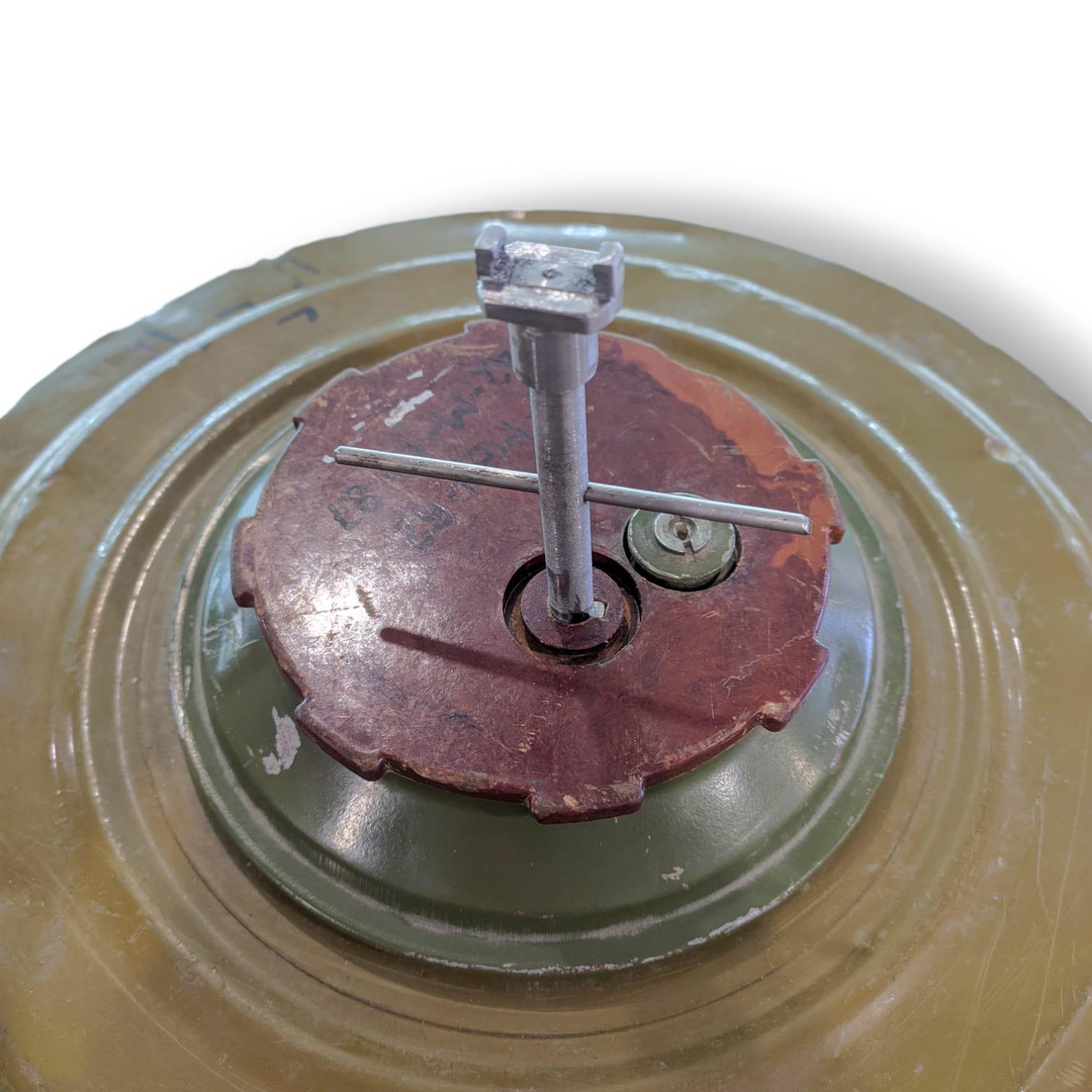 Ключ для противотанковых мин Т-образный (utp024) - фото 4 Ключ для противотанковых мин Т-образный (utp024) - фото 4