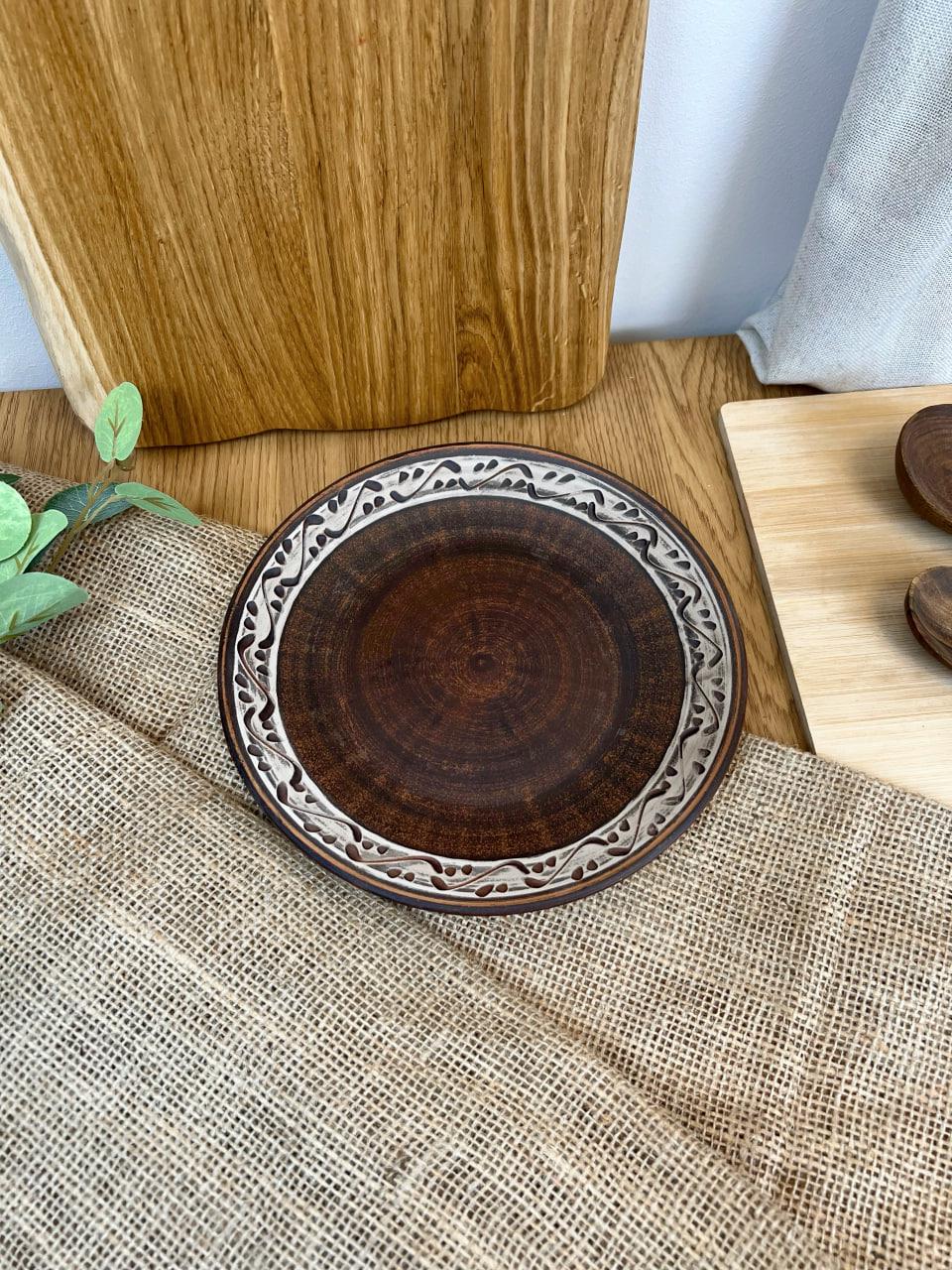 Тарілка керамічна глиняна різьблена ангоб 21 см (3001-4) - фото 5