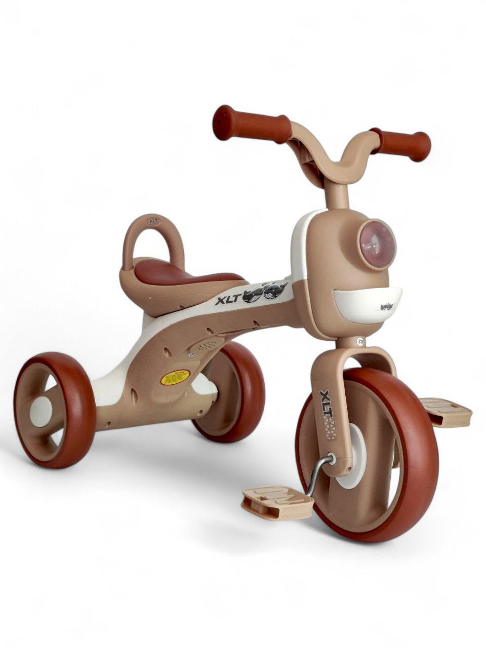 Дитячий велосипед триколісний Whale XLT918 з звуковими та світловими ефектами до 40 кг Коричневий (XLT918r-s2) Дитячий велосипед триколісний Whale XLT918 з звуковими та світловими ефектами до 40 кг Коричневий (XLT918r-s2)