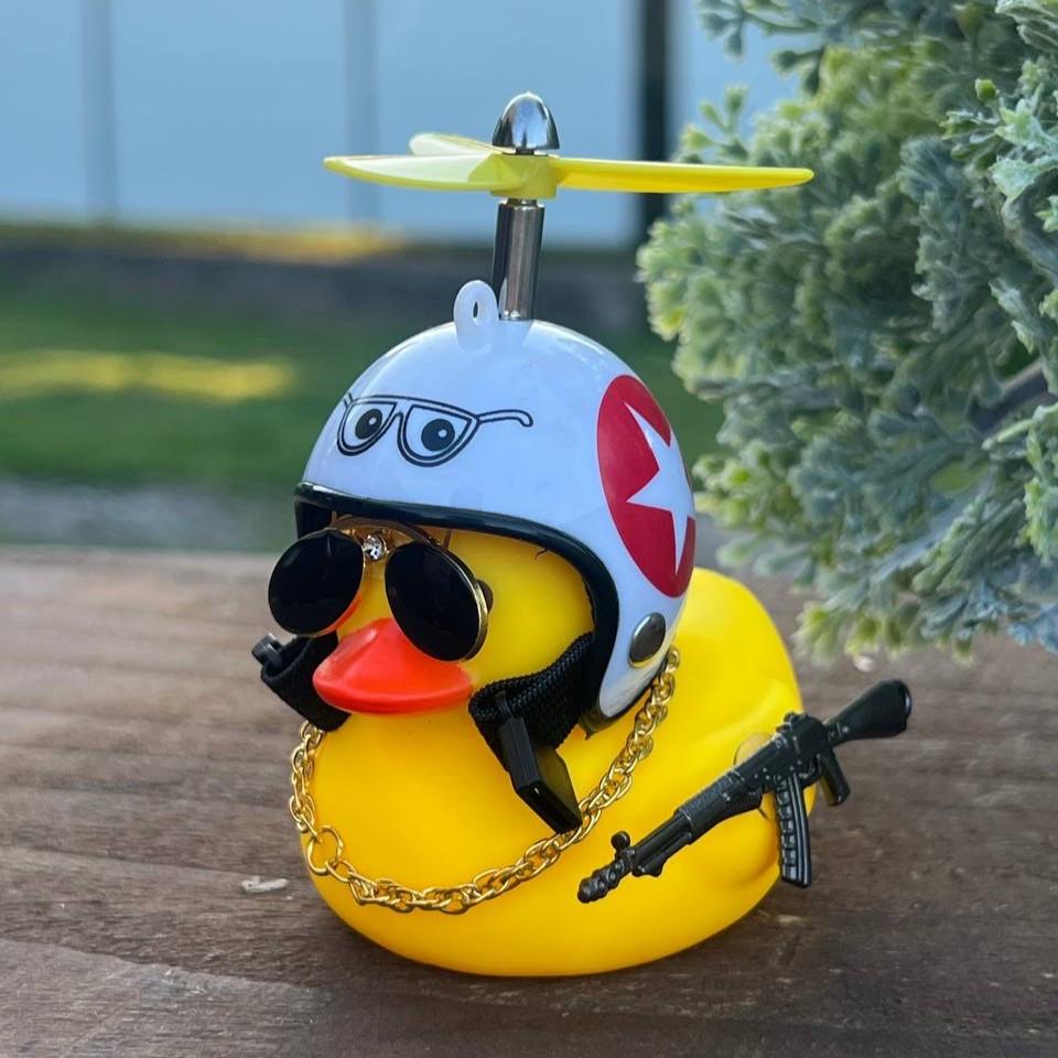 Утка в машину резиновая на торпеду Утка в машину резиновая на торпеду