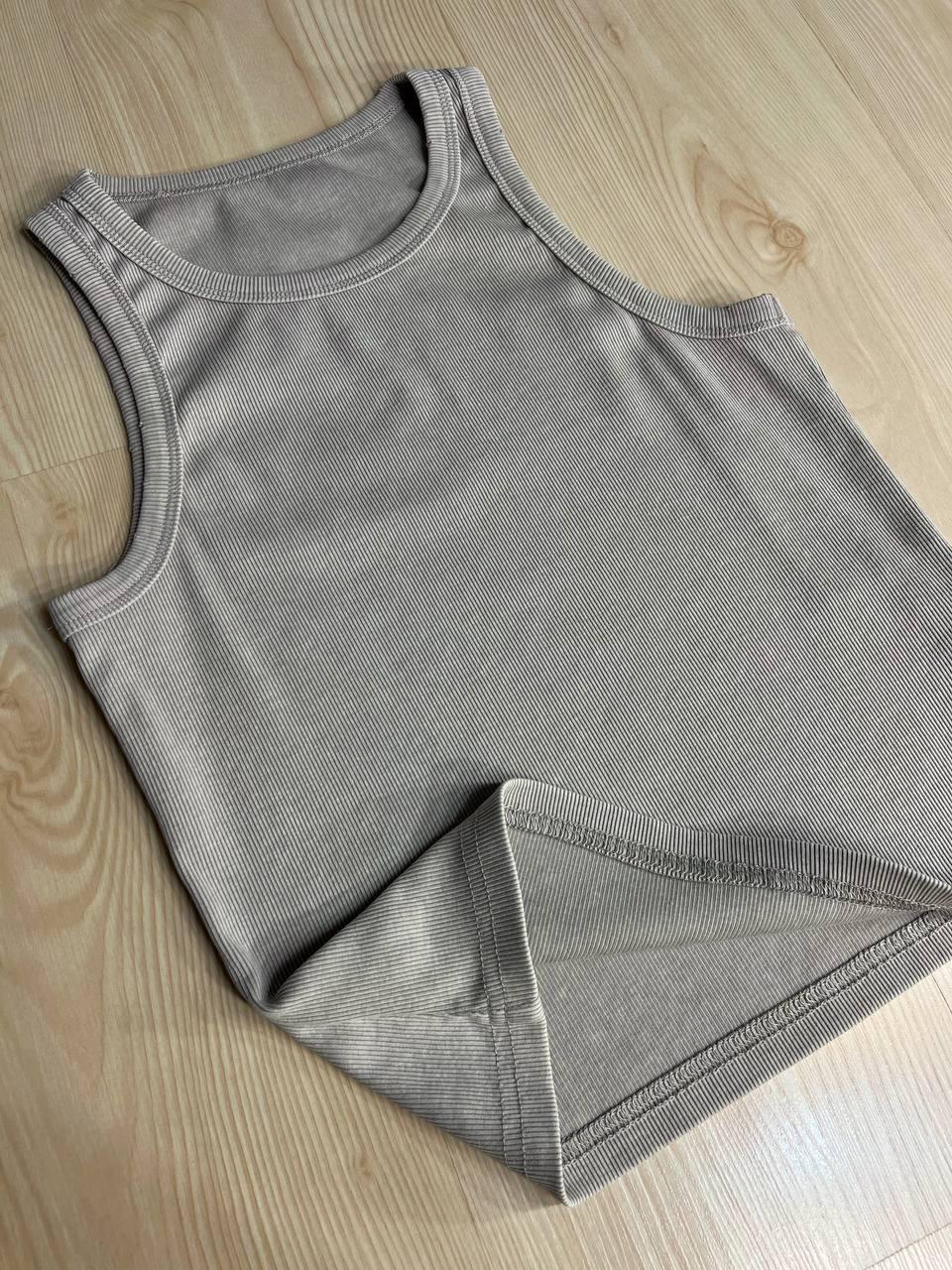 Женская майка AN 2733 в рубчик с порезанными швами OS Бежевый (26794580) - фото 7 Женская майка AN 2733 в рубчик с порезанными швами OS Бежевый (26794580) - фото 7