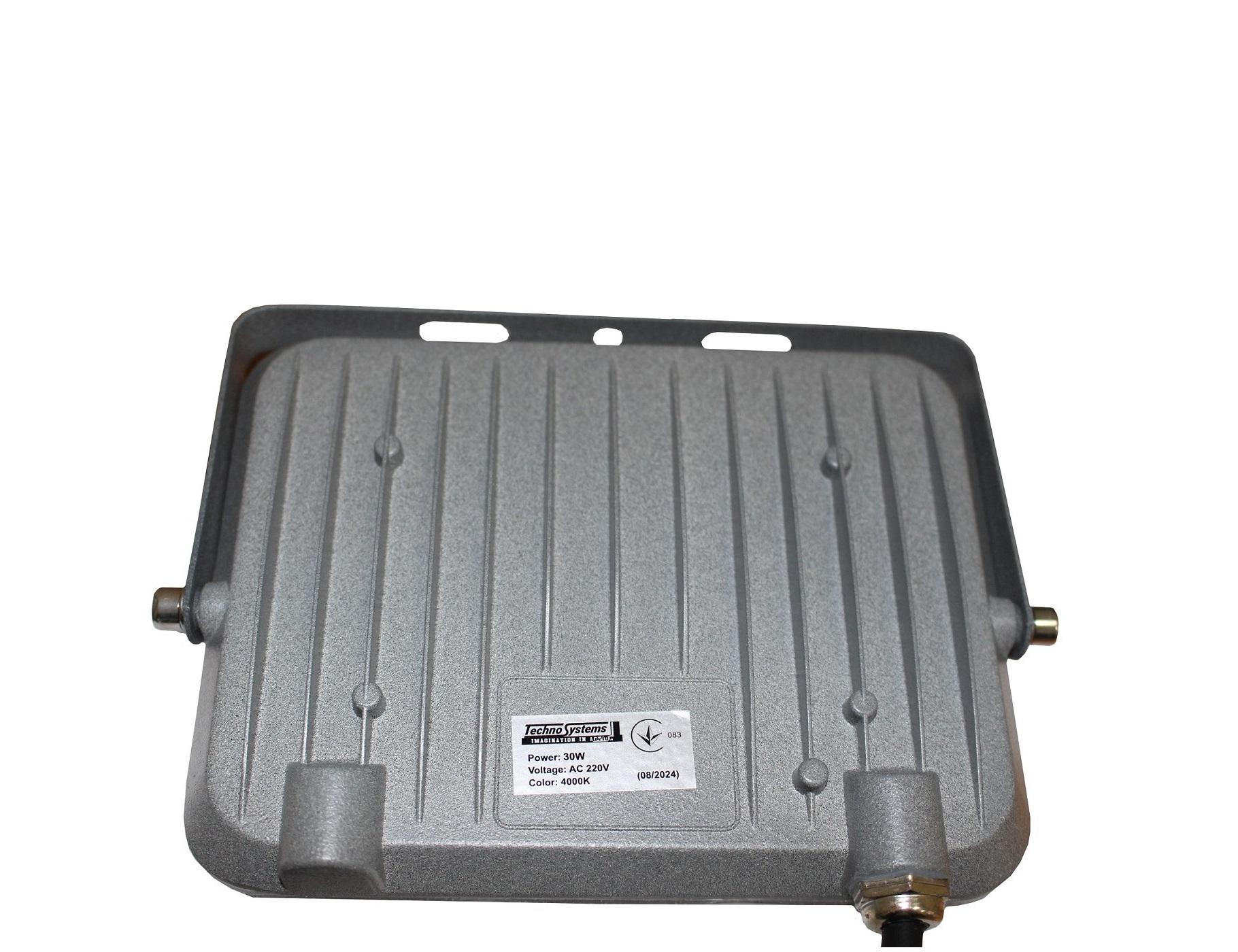 Прожектор LED TechnoSystems GOLDEN Slim 30W 220V 3300Lm 4000K IP65 (TNSy5001193) - фото 2 Прожектор LED TechnoSystems GOLDEN Slim 30W 220V 3300Lm 4000K IP65 (TNSy5001193) - фото 2