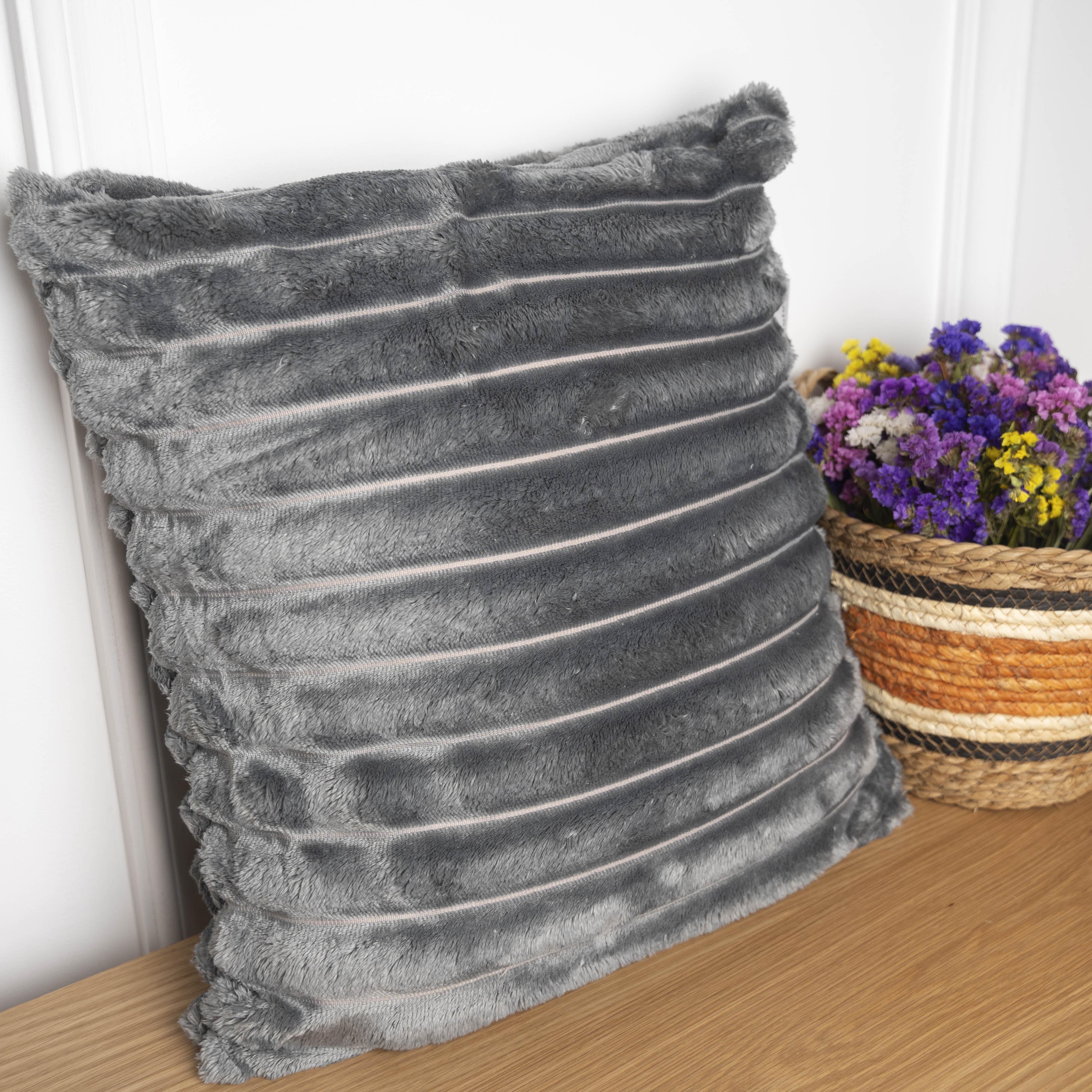 Наволочка Шарпей 50x50 см Сірий (88920)