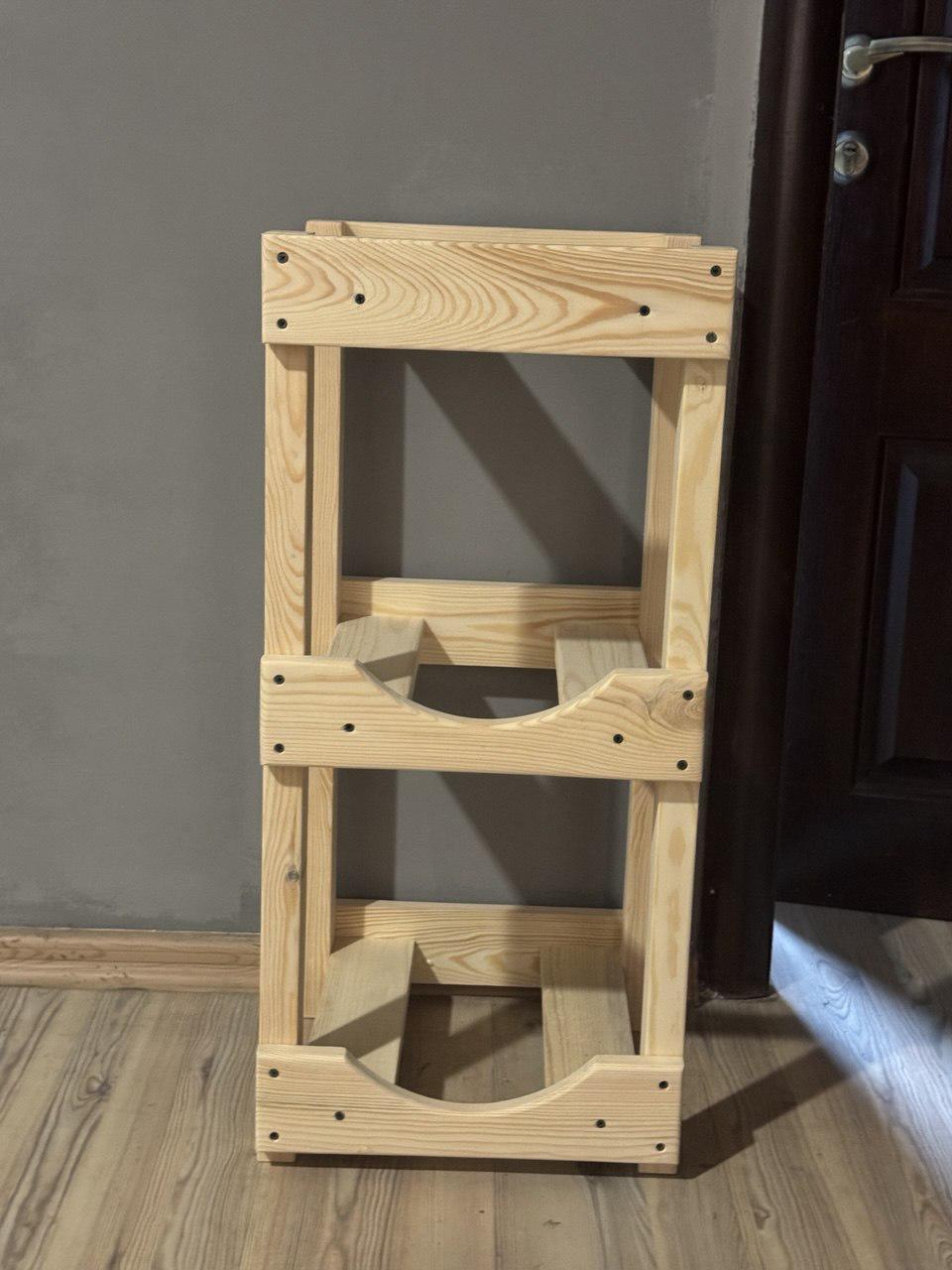 Етажерка з натурального дерева для зберігання бутлів з водою сосна (BV4653) - фото 7 Етажерка з натурального дерева для зберігання бутлів з водою сосна (BV4653) - фото 7