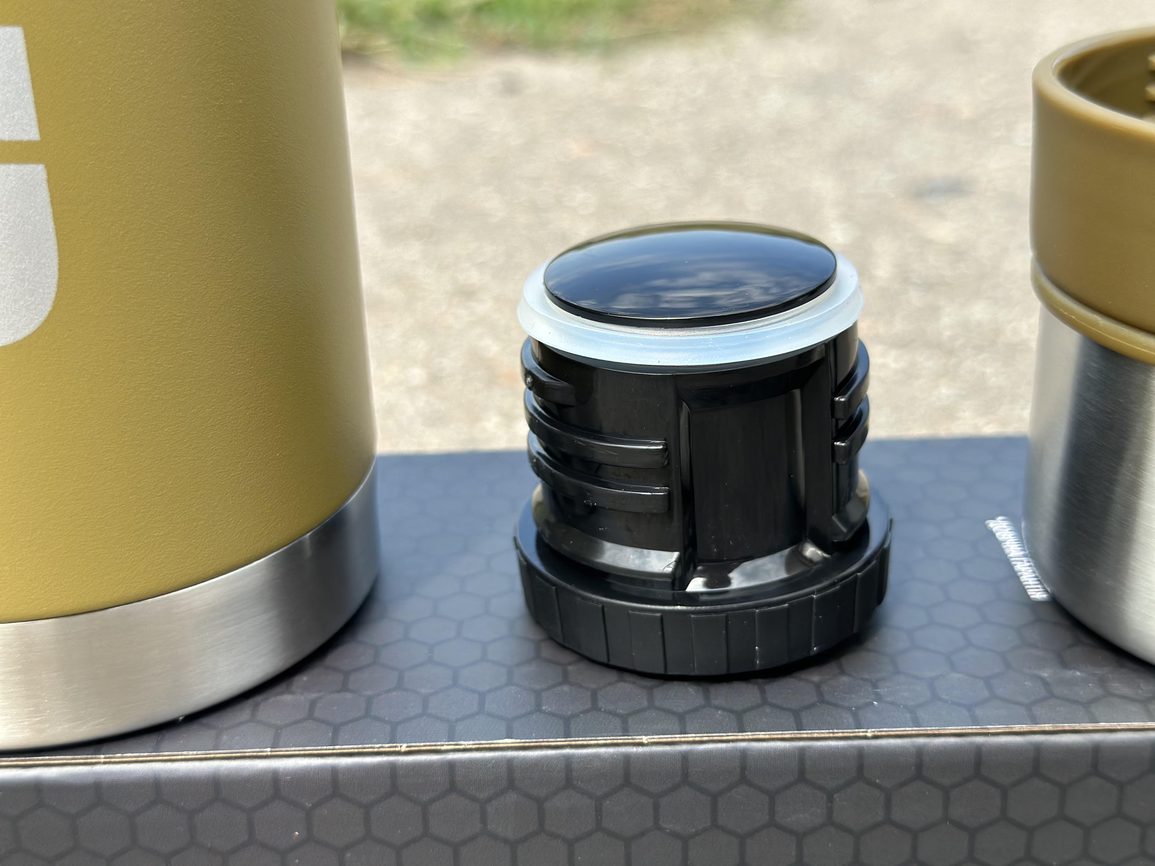 Термос для напитков Tramp expeditio с нержавейки держит 24 ч. 0,9 л (UTRC-027-olive) - фото 7