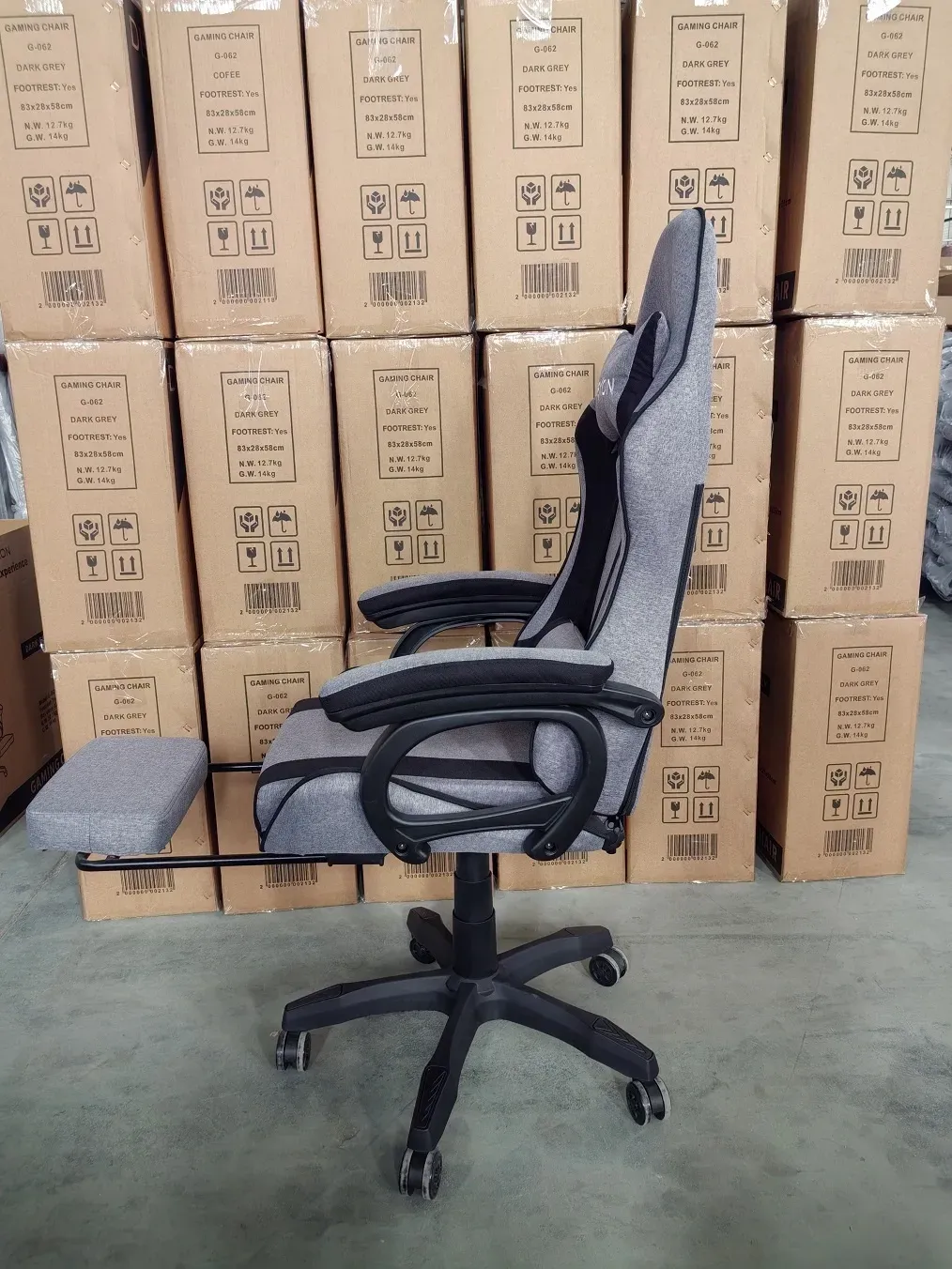 Геймерское кресло DEXON TITAN с подставкой для ног из ткани Черный/Темно-серый (40287) - фото 13 Геймерское кресло DEXON TITAN с подставкой для ног из ткани Черный/Темно-серый (40287) - фото 13