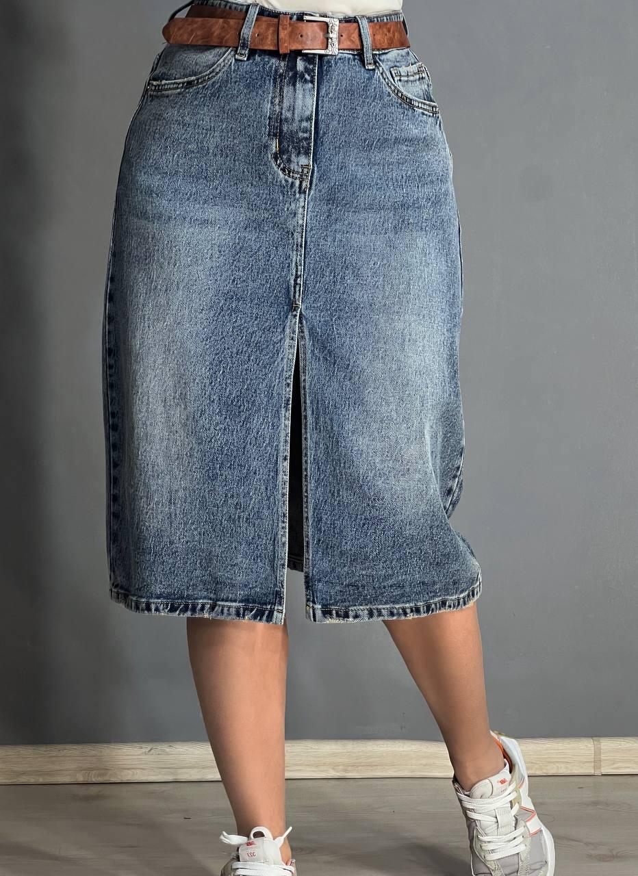 Юбка женская джинсовая ZJY 67001 прямой крой длина ниже колена разрез впереди стрейчевая р. 33 Синий/Коричневый (3820)