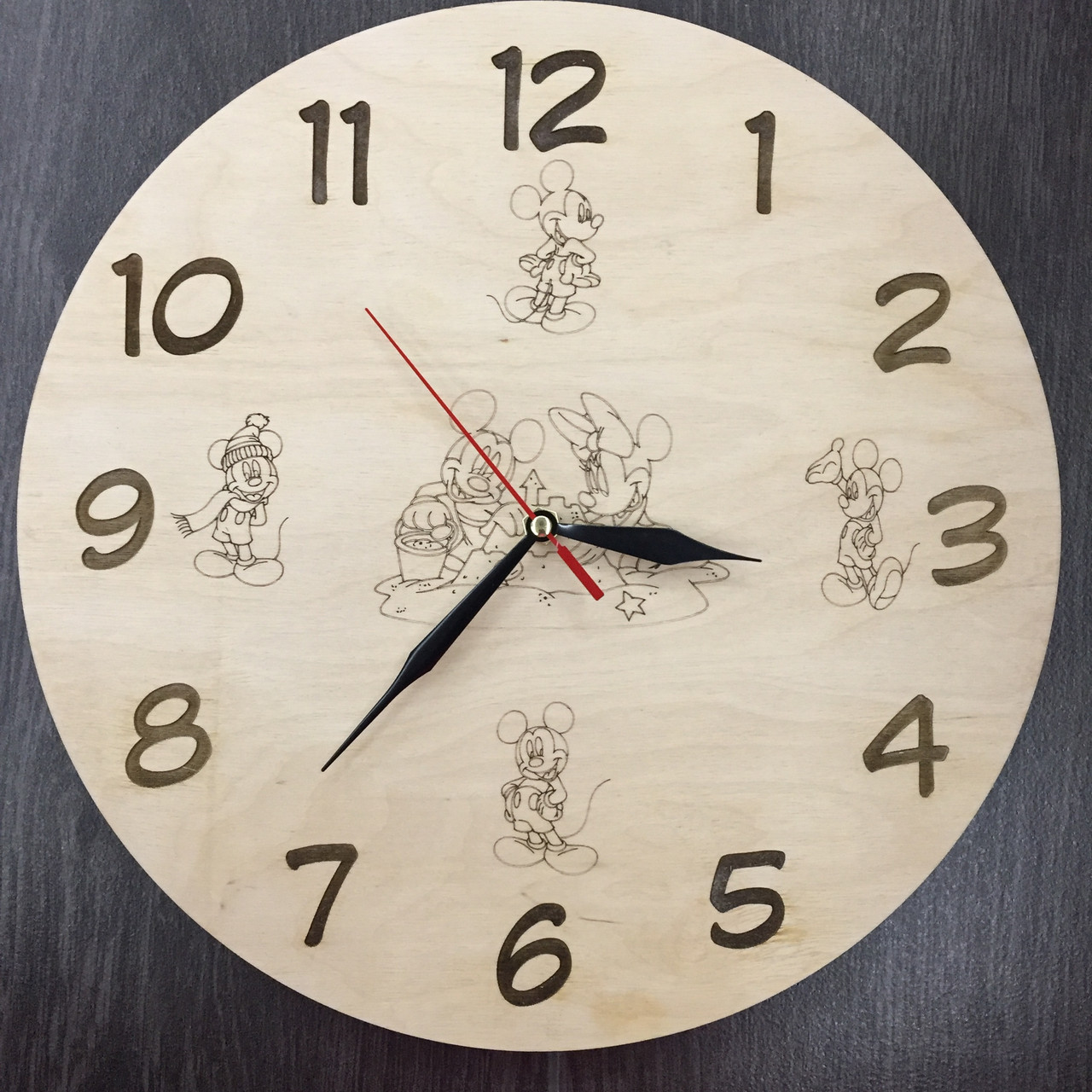 Часы Любимые герои мультфильмов