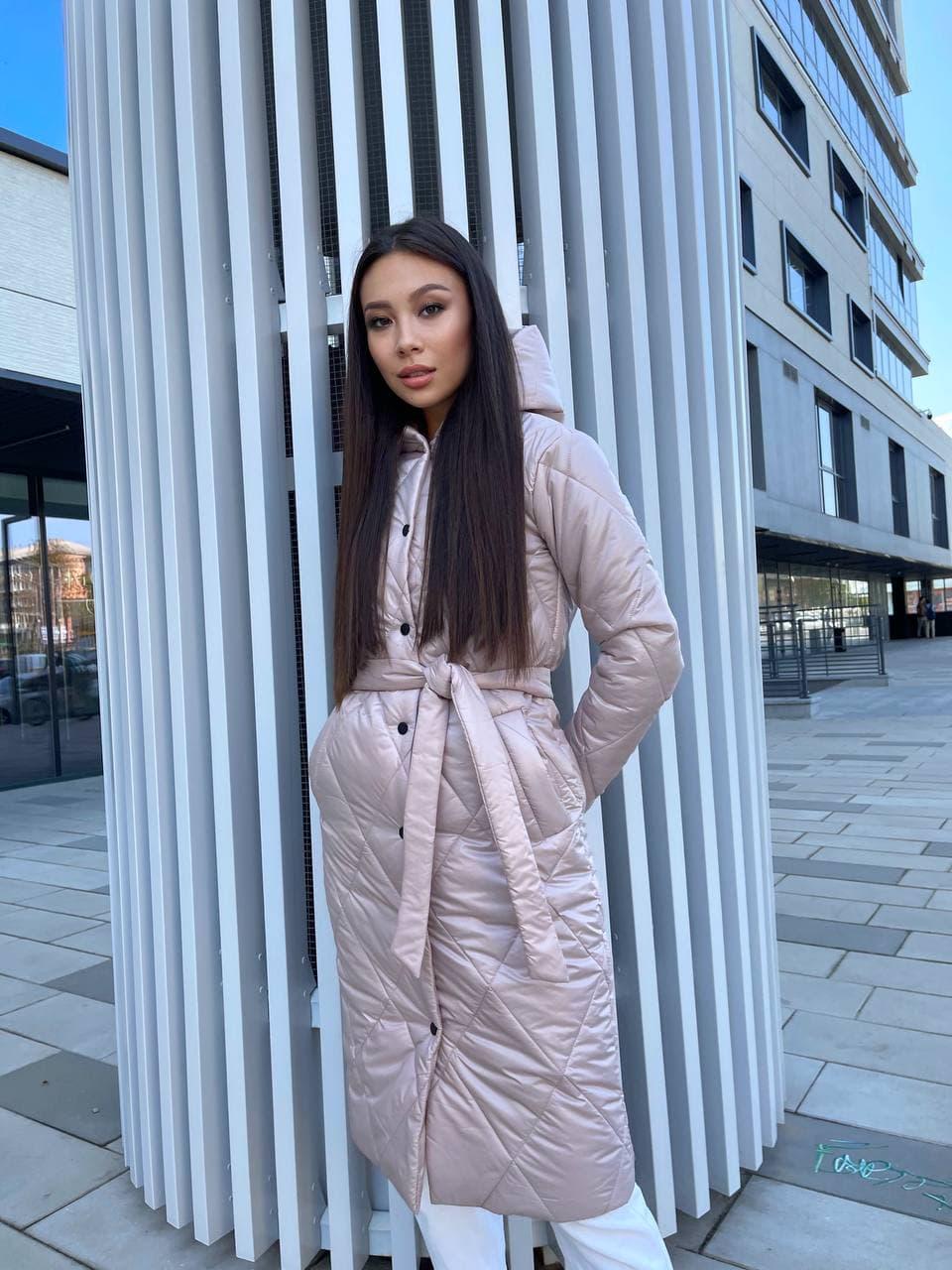 Куртка-пальто жіноча стьобана K&ML 19 з капюшоном M р. 44 Пудровий (9287129) - фото 2 Куртка-пальто жіноча стьобана K&ML 19 з капюшоном M р. 44 Пудровий (9287129) - фото 2