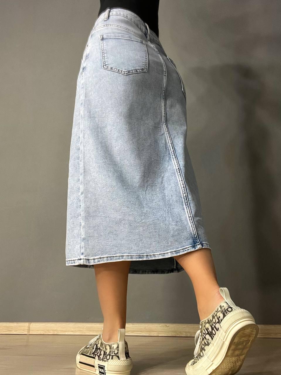 Спідниця жіноча джинсова Liana 421 розсип камінців пряма розріз попереду стрейчева великі розміри р. 34 Блакитний (3993) - фото 4 Спідниця жіноча джинсова Liana 421 розсип камінців пряма розріз попереду стрейчева великі розміри р. 34 Блакитний (3993) - фото 4