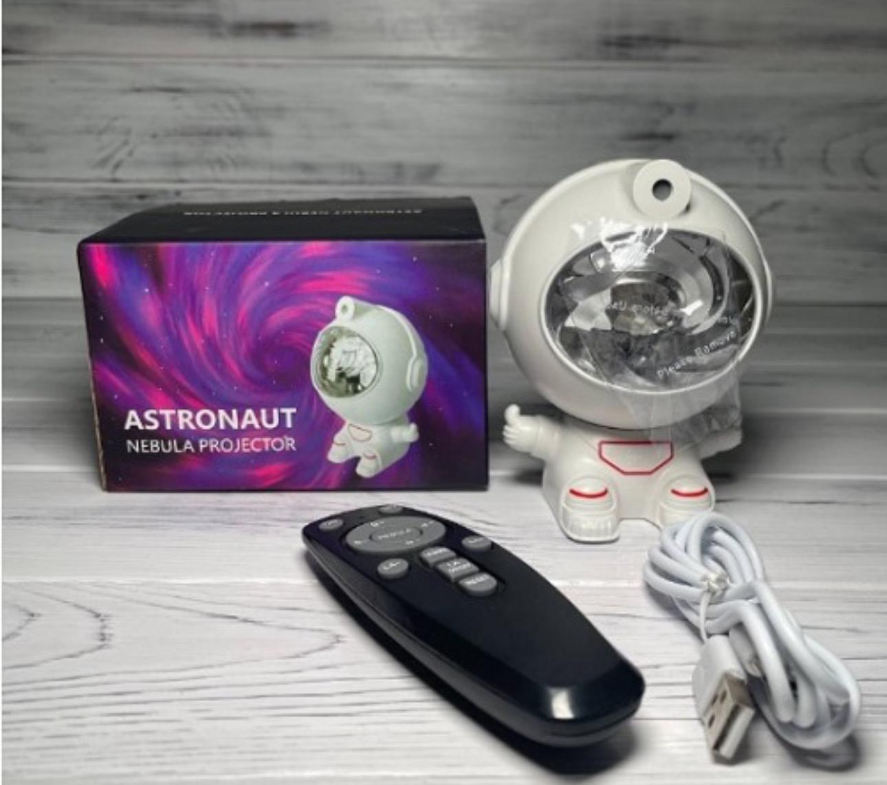 Ночник-проектор звездного неба Сидящий астронавт лазерный с пультом Белый (ST-2536) - фото 4 Ночник-проектор звездного неба Сидящий астронавт лазерный с пультом Белый (ST-2536) - фото 4